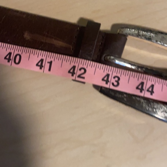 Michael Kors LG brown leather silver studded 42”belt - Picture 8 of 8